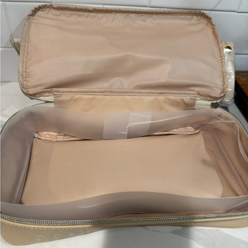 New! BEIS The Dopp Kit in Beige - Picture 2 of 6
